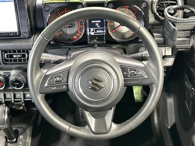 �y�����v�����X�e�A�����O�z�㎿�Ȋv���g�p���邱�ƂŁA��ɂ����������݂ƂĂ��^�]���₷���n���h���ł���