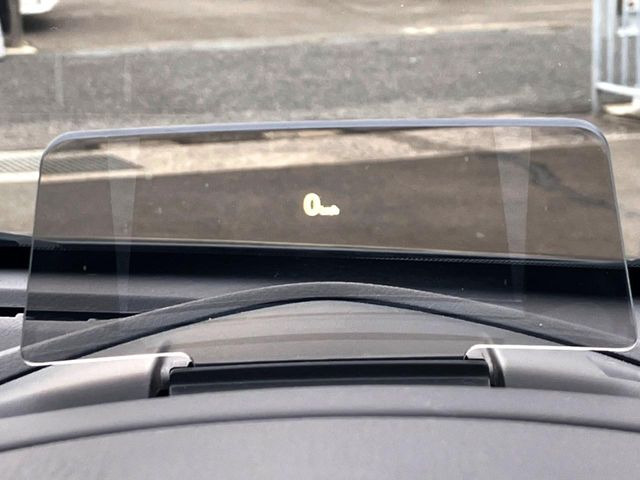 �y�w�b�h�A�b�v�f�B�X�v���C�z���݂̑��x�⑖�s�����f�W�^���\���ŉ^�]�ȑO���̃K���X�ɓ��e!�^�]���A�ڐ������炳���K�v�ȏ����m�F�ł���̂łƂ��Ă��֗��ň��S!