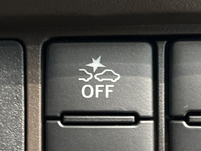 �y�g���^�Z�[�t�e�B�Z���X�z���s���ɑO���̎ԗ�����F�����A�Փ˂������Ȏ��͌x��ƃu���[�L�ŏՓˉ���Ɣ�Q�y�����A�V�X�g�B�����S�Ƀh���C�u�����y���݂��������܂��B