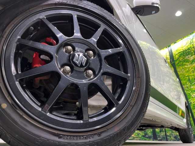 �y����15�C���`�A���~�z�C�[���z�O�ςɃ}�b�`���������A���~�z�C�[���𑕒����Ă���܂��B�e��ЊO�A���~�z�C�[����A�X�^�b�h���X�^�C�����戵�����Ă���܂��B���񂲑��k����������