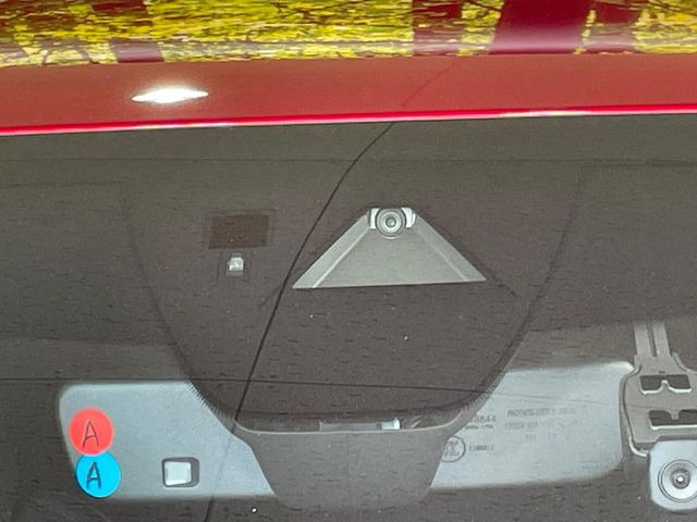 �y�X�}�[�g�u���[�L�T�|�[�g�z���s���ɑO���̎ԗ�����F�����A�Փ˂������Ȏ��͌x��ƃu���[�L�ŏՓˉ���Ɣ�Q�y�����A�V�X�g�B�����S�Ƀh���C�u�����y���݂��������܂��B