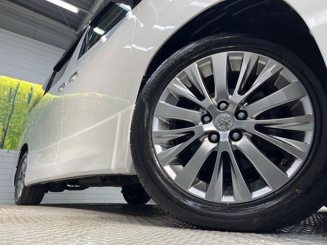 �y����18�C���`�A���~�z�C�[���z�O�ςɃ}�b�`���������A���~�z�C�[���𑕒����Ă���܂��B�e��ЊO�A���~�z�C�[����A�X�^�b�h���X�^�C�����戵�����Ă���܂��B���񂲑��k����������