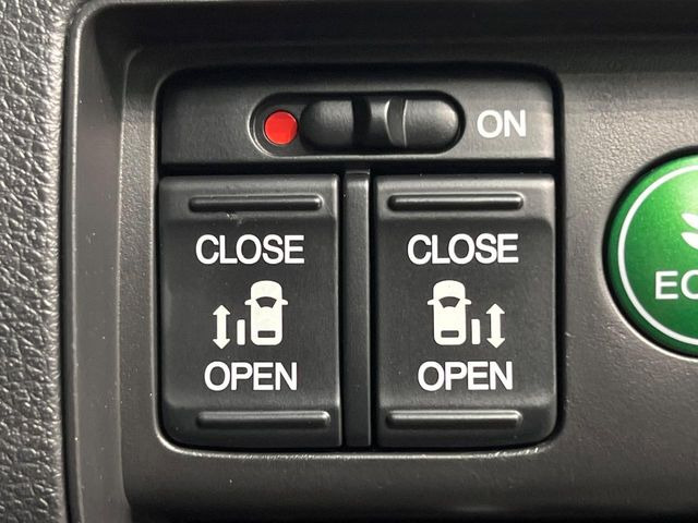 �y�����p���[�X���C�h�h�A�z�X�}�[�g�L�[��^�]�Ȃ̃X�C�b�`�Ō�ȗ����X���C�h�h�A�̊J���\���d��������͂����ăh�A���J����K�v�������A�����Ȃ��q�l�ł��ȒP�ɊJ���߂ł����K�ł���