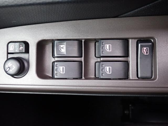 �d���i�[���h�A�~���[�E�p���[�E�B���h�E�������Ă��܂��B