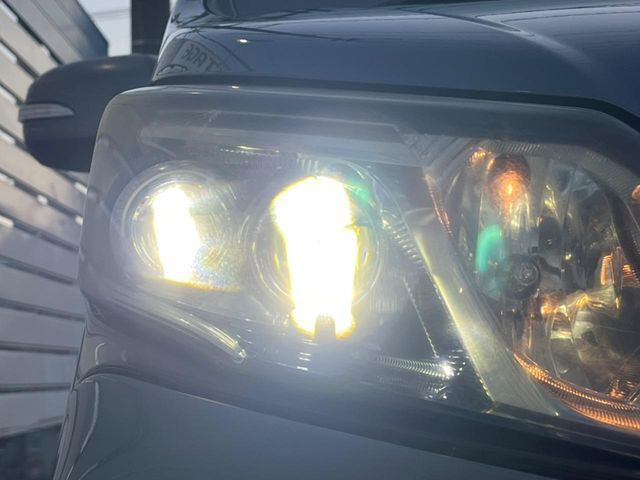 �yLED�w�b�h���C�g�z���V����ԑ��s�����ǍD�Ȏ��E���m�ۂ����S���ĉ^�]�ł��鍂�P�xLED�w�b�h���C�g�𑕔�!�_�����x�������A����d�͂��}�����Ă��܂��B