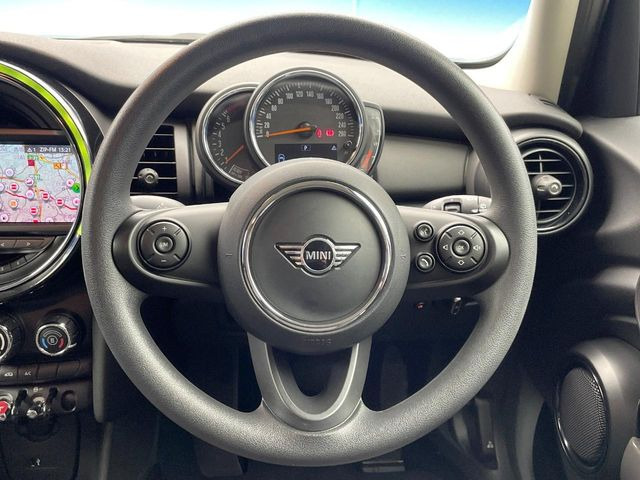 ���n���h�����̃X�������Ȃ��A���ꂢ�ȏ�Ԃ��ێ����Ă���܂��B�e�X�C�b�`���̓�����m�F�ς݂ł��B