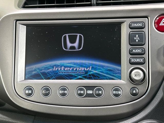 �y�����i�r�z�l�C�̏����i�r�𑕔����Ă���܂��B�i�r�̎g���₷���͂������A�I�[�f�B�I�@�\���[��!�L�����v�◷�s�͂������A�ʋ΂┃�����ȂǕ��i�̃h���C�u���y�����Ȃ�͂���