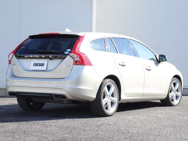 �G���W���I�C���̓t�����X��MOTUL(���`���[��)���g�p���Ă��܂��B�V���{���{�e���f���ɓK������قȂ�S�x�̃I�C�������p�ӂ��Ă��܂��B