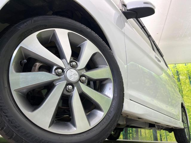 �y����15�C���`�A���~�z�C�[���z�O�ςɃ}�b�`���������A���~�z�C�[���𑕒����Ă���܂��B�e��ЊO�A���~�z�C�[����A�X�^�b�h���X�^�C�����戵�����Ă���܂��B���񂲑��k����������