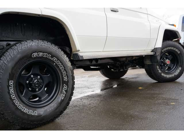 �u���b�g���[�A���~�z�C�[���ƃW�I�����_�[ATS�^�C���̑g�ݍ��킹�ɂȂ�܂��B