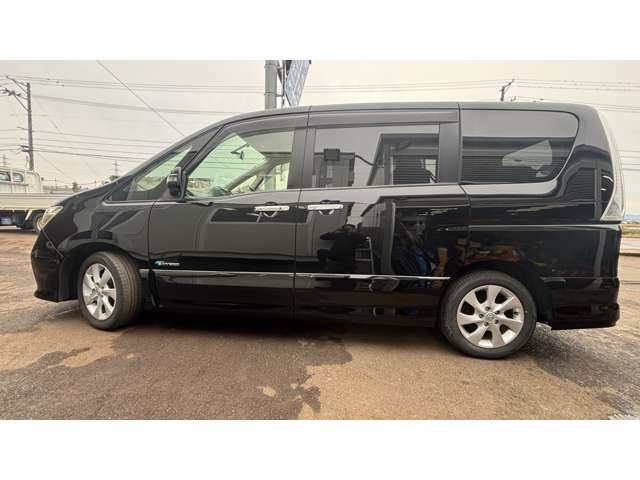 セレナ2.0 ハイウェイスター S-HYBRID