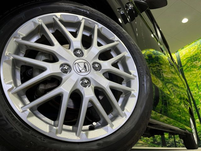 �y����15�C���`�A���~�z�C�[���z�O�ςɃ}�b�`���������A���~�z�C�[���𑕒����Ă���܂��B�e��ЊO�A���~�z�C�[����A�X�^�b�h���X�^�C�����戵�����Ă���܂��B���񂲑��k����������