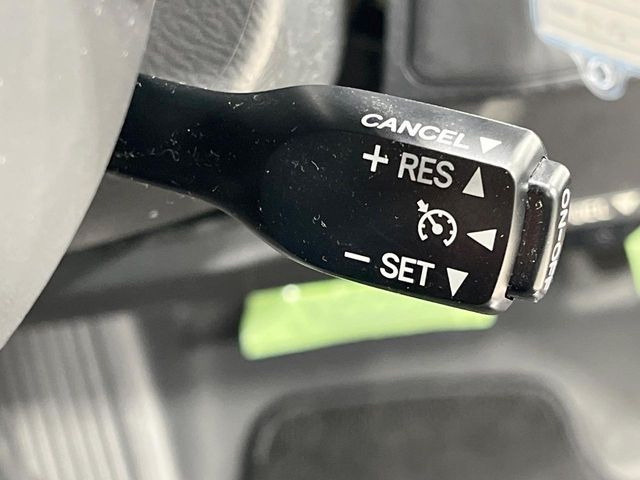 �y�N���[�Y�R���g���[���z�������H�����N���N���s�B�A�N�Z���𗣂��Ă���葬�x�ő��s���ł��A�������^�]���̕��S���y��!�����E�������ȒP�ȃX�C�b�`����Œ����ł��܂��B