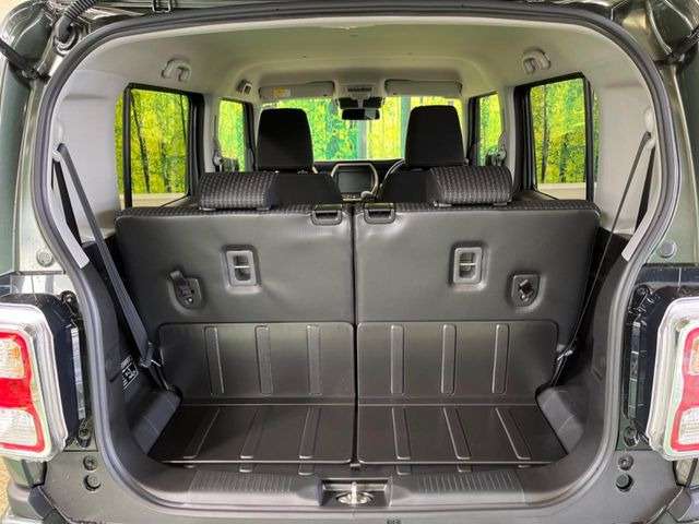 ���i�̂���������ʋ΁A���}���ɏ\���ȉ׎��X�y�[�X���m�ۂ��Ă���܂��B�Z�J���h�V�[�g��|���ƁA�傫�ȉו��̐ύڂ��\�ł���