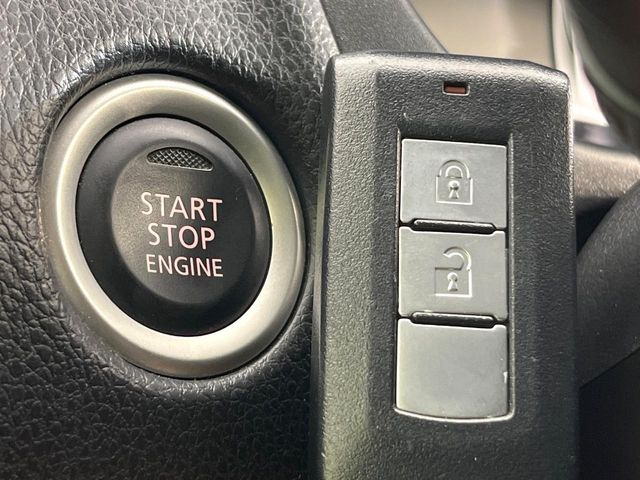 �y�I�y���[�V�����L�[�z�J�o����|�P�b�g�ɓ��ꂽ�܂܂ł��h�A�̎{���E�������\�ȃX�}�[�g�L�[�𑕔��B�G���W���̃I���E�I�t�����J�M�����o���K�v����������Ƃ��Ă��֗��ł���