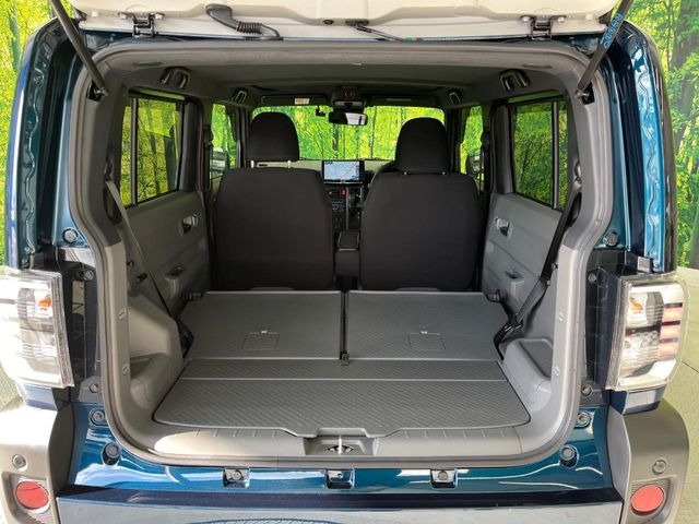 普段のお買い物や通勤、送迎等に十分な荷室スペースを確保しております。セカンドシートを倒すと、大きな荷物の積載も可能です♪