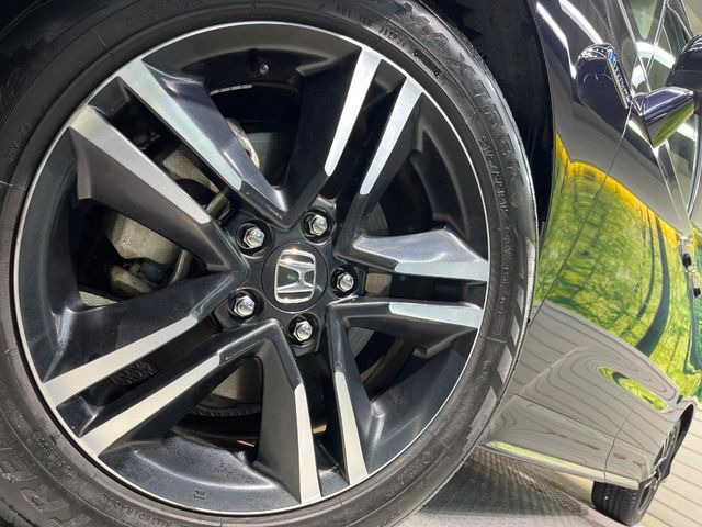 �y����17�C���`�A���~�z�C�[���z�O�ςɃ}�b�`���������A���~�z�C�[���𑕒����Ă���܂��B�e��ЊO�A���~�z�C�[����A�X�^�b�h���X�^�C�����戵�����Ă���܂��B���񂲑��k����������