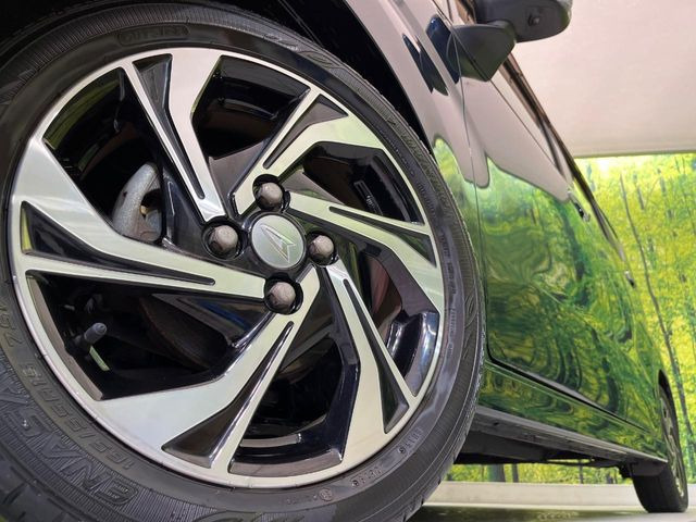 �y����15�C���`�A���~�z�C�[���z�O�ςɃ}�b�`���������A���~�z�C�[���𑕒����Ă���܂��B�e��ЊO�A���~�z�C�[����A�X�^�b�h���X�^�C�����戵�����Ă���܂��B���񂲑��k����������