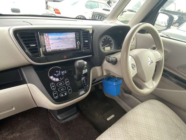 ���X�͔N�����x�ƂȂ��Ă���܂��B�c�Ǝ��Ԃ�10:00�`19:00�ł��B