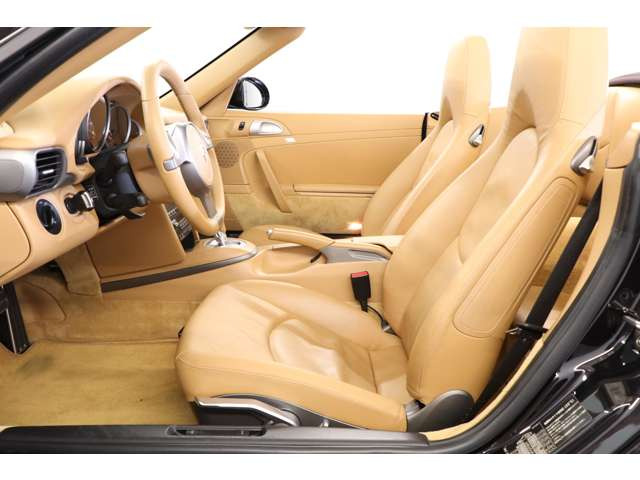 �������Ă��������I�v�V�����Ȃǂ��������育�����܂��̂Ń��C���J�[�͂������A�Z�J���h�J�[�Ȃǂɂ����I�т�����������B