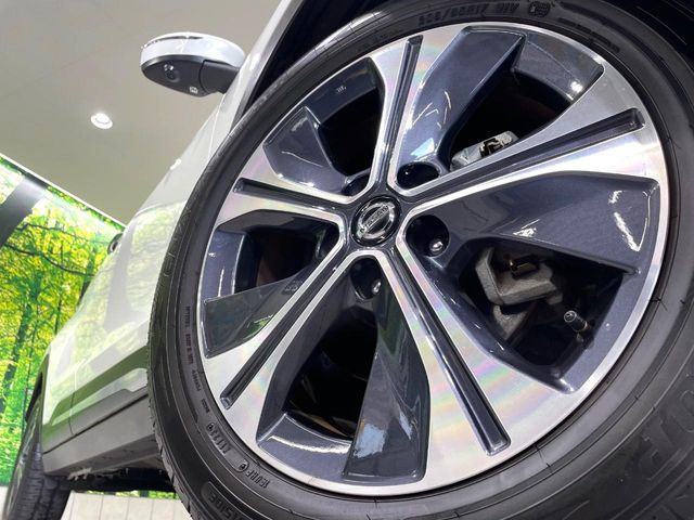 �y����17�C���`�A���~�z�C�[���z�O�ςɃ}�b�`���������A���~�z�C�[���𑕒����Ă���܂��B�e��ЊO�A���~�z�C�[����A�X�^�b�h���X�^�C�����戵�����Ă���܂��B���񂲑��k����������