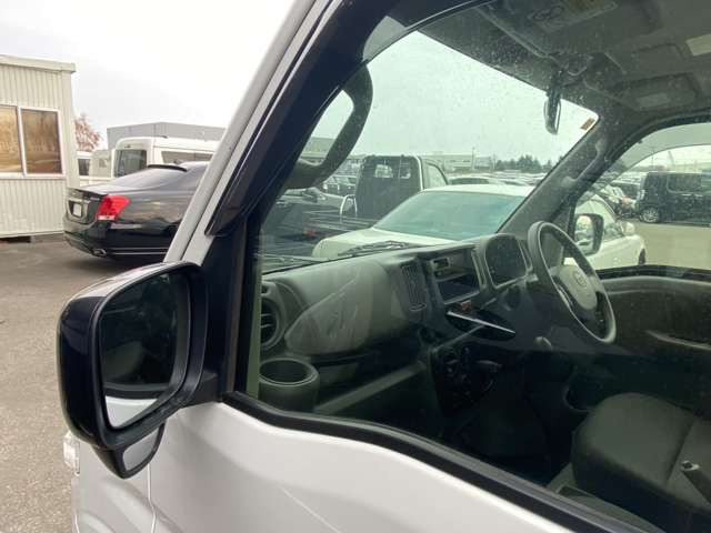 ���X�͔N�����x�ƂȂ��Ă���܂��B�c�Ǝ��Ԃ�10:00�`19:00�ł��B