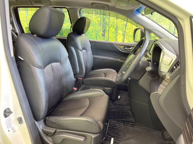 �^�]�ȃV�[�g���͎g�p�������Ȃ��A�ǍD�ȏ�ԂƂȂ��Ă��܂��B���J�Ɏg���Ă������Ƃ��悭�킩��܂��ˁB�^�]�Ȃ܂��ɂ͏\���ȃX�y�[�X������A�啿�ȕ��ł��������^�]���Ă�����������ł��B