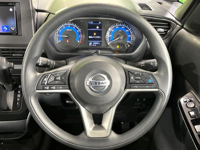 �y�X�e�A�����O�X�C�b�`�z�^�]���A�O������ڐ������炷���ƂȂ��A�I�[�f�B�I���̑��삪�\�ȕ֗��@�\!���S&���K�ȃh���C�u�����o���Ă���܂���