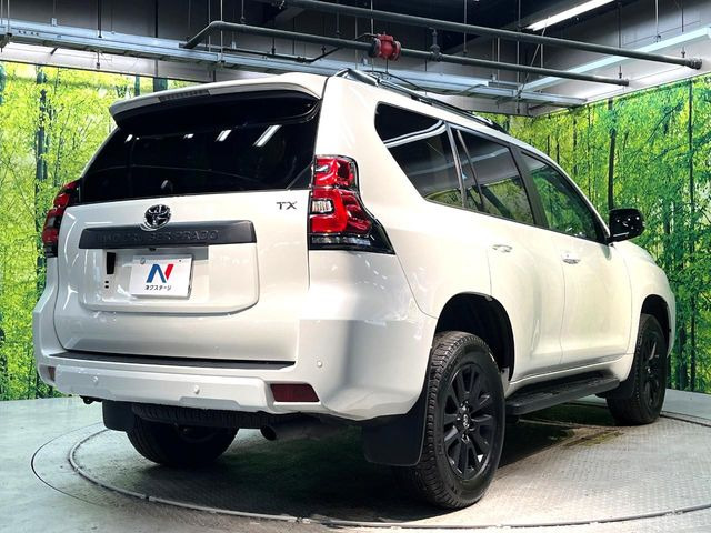 ☆全国のネクステージからお取り寄せが可能※!遠方の店舗に展示してあるクルマが気になる場合も、最寄りの店舗でご覧いただくことが可能です!是非私たちに要望をお聞かせください!※別途費用