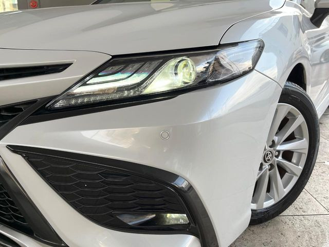 �yLED�w�b�h���C�g�z���V����ԑ��s�����ǍD�Ȏ��E���m�ۂ����S���ĉ^�]�ł��鍂�P�xLED�w�b�h���C�g�𑕔�!�_�����x�������A����d�͂��}�����Ă��܂��B