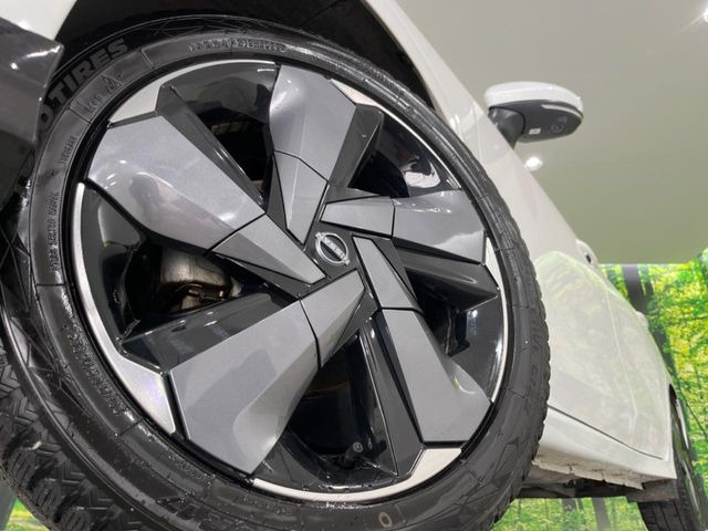 �y�O���[�h��p������17�C���`�A���~�z�C�[���z�f�U�C�����̍��������A���~�z�C�[���𑕒����Ă���܂��B�e��ЊO�A���~�z�C�[����A�X�^�b�h���X�^�C�����戵�����Ă���܂��B���񂲑��k����������