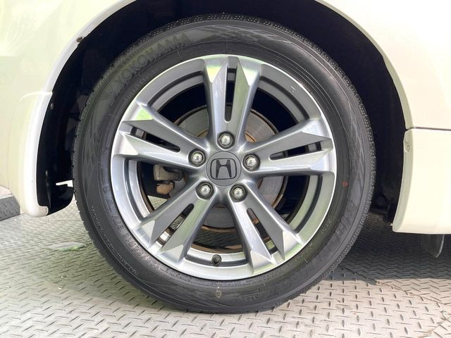 �y����16�C���`�A���~�z�C�[���z�O�ςɃ}�b�`���������A���~�z�C�[���𑕒����Ă���܂��B�e��ЊO�A���~�z�C�[����A�X�^�b�h���X�^�C�����戵�����Ă���܂��B���񂲑��k����������