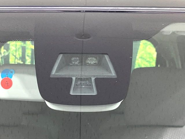 �y�X�Y�L �Z�[�t�e�B�T�|�[�g�z���s���ɑO���̎ԗ�����F�����A�Փ˂������Ȏ��͌x��ƃu���[�L�ŏՓˉ���Ɣ�Q�y�����A�V�X�g�B�����S�Ƀh���C�u�����y���݂��������܂��B