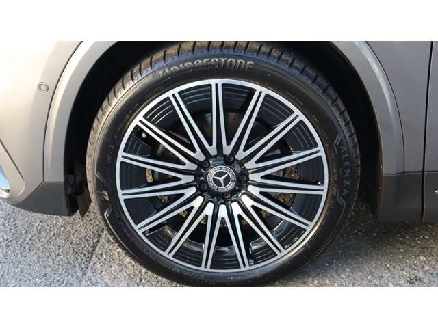 GLAクラスGLA200d 4マチック AMGラインパッケージ 4WD