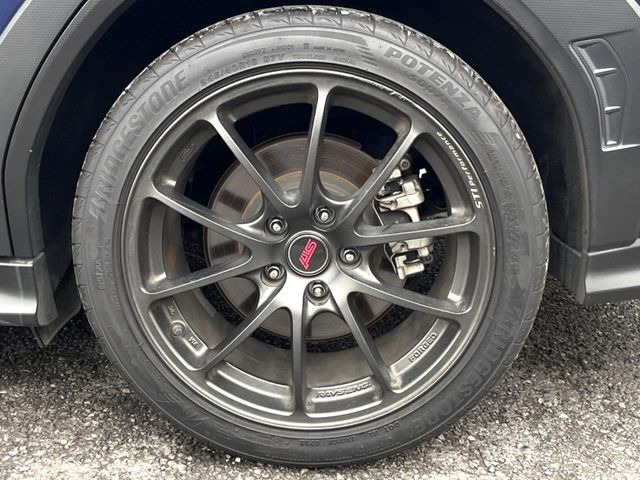 �y�����I�v�V�����A���~�z�C�[���z�����I�v�V�����z�C�[���𑕒��B���s���\�̌���ɉ����A�O�ς����X�^�C���b�V���ɂȂ��Ă��܂��B