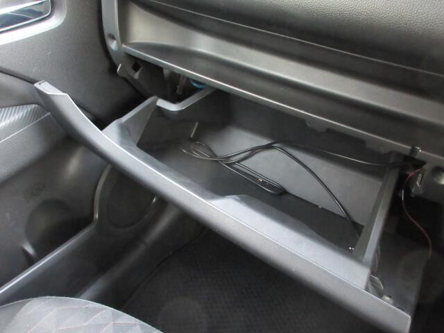 �Ԍ��ؓ��ꓙ���ވꎮ�����[�ł���O���[�u�{�b�N�X�ł��B