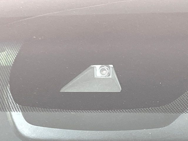 �y�g���^�Z�[�t�e�B�Z���X�z���s���ɑO���̎ԗ�����F�����A�Փ˂������Ȏ��͌x��ƃu���[�L�ŏՓˉ���Ɣ�Q�y�����A�V�X�g�B�����S�Ƀh���C�u�����y���݂��������܂��B