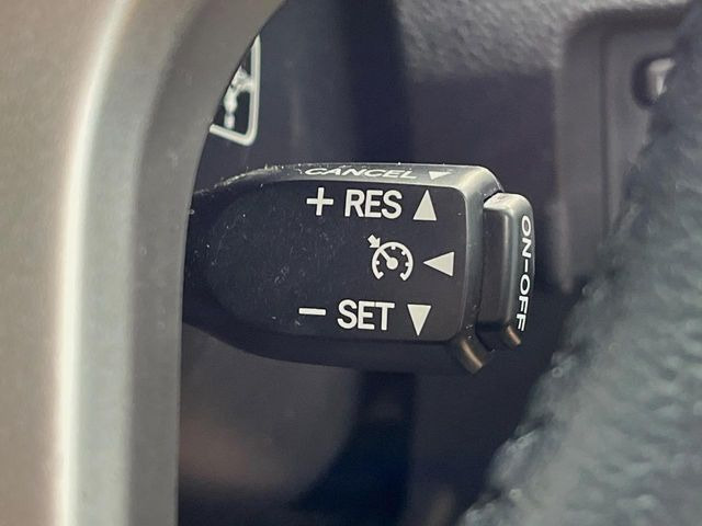 �y�N���[�Y�R���g���[���z�������H�����N���N���s�B�A�N�Z���𗣂��Ă���葬�x�ő��s���ł��A�������^�]���̕��S���y��!�����E�������ȒP�ȃX�C�b�`����Œ����ł��܂��B