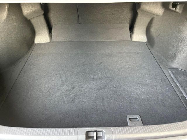 ���i�̂���������ʋ΁A���}���ɏ\���ȉ׎��X�y�[�X���m�ۂ��Ă���܂��B