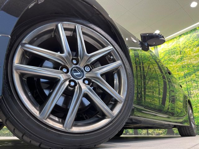 �y����18�C���`�A���~�z�C�[���z�O�ςɃ}�b�`���������A���~�z�C�[���𑕒����Ă���܂��B�e��ЊO�A���~�z�C�[����A�X�^�b�h���X�^�C�����戵�����Ă���܂��B���񂲑��k����������