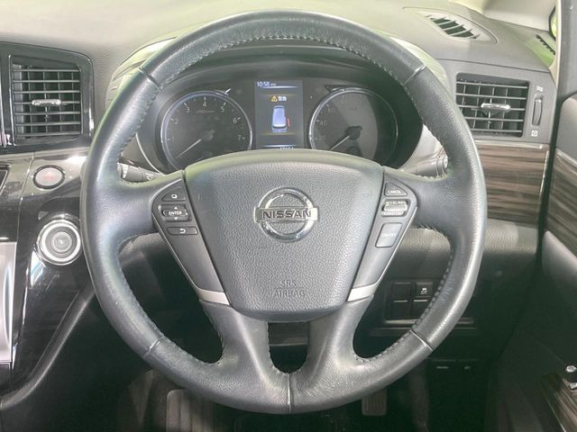 �y�����v�����X�e�A�����O�z�㎿�Ȋv���g�p���邱�ƂŁA��ɂ����������݂ƂĂ��^�]���₷���n���h���ł���