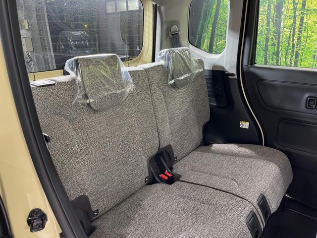 ���i���ȃI���W�i���t���A�}�b�g���I�v�V�����ɂĂ��p�ӂ��Ă���܂��B���D���ȃf�U�C����J���[�����Ԃɍ��킹�đI��ł����������Ƃ��ł��܂���