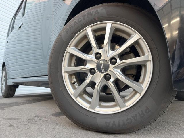 �y14�C���`�A���~�z�C�[���z�O�ςɃ}�b�`�����A���~�z�C�[���𑕒����Ă���܂��B�e��A���~�z�C�[����A�X�^�b�h���X�^�C�����戵�����Ă���܂��B���񂲑��k����������