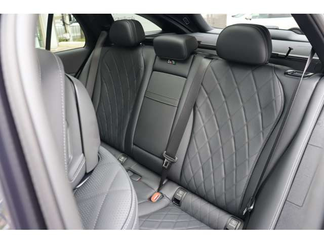 EクラスワゴンE200 アバンギャルド AMGラインパッケージ (ISG)