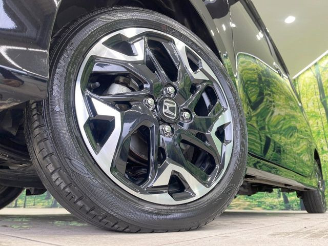 �y����15�C���`�A���~�z�C�[���z�O�ςɃ}�b�`���������A���~�z�C�[���𑕒����Ă���܂��B�e��ЊO�A���~�z�C�[����A�X�^�b�h���X�^�C�����戵�����Ă���܂��B���񂲑��k����������