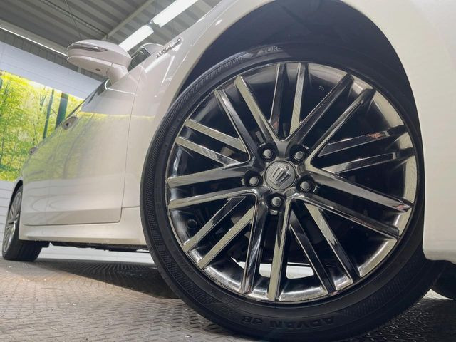 �y�����I�v�V����18�C���`�A���~�z�C�[���z�����I�v�V�����z�C�[���𑕒��B���s���\�̌���ɉ����A�O�ς����X�^�C���b�V���ɂȂ��Ă��܂��B