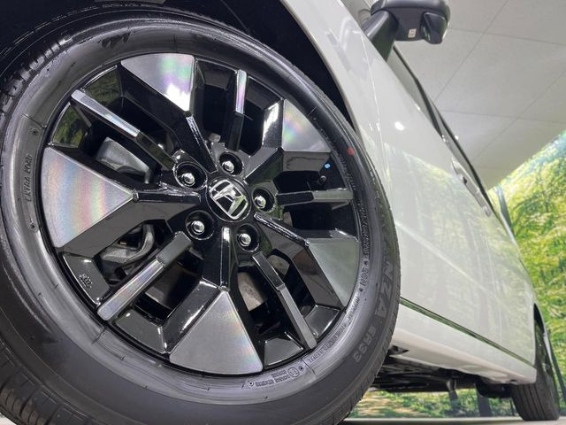 �y����16�C���`�A���~�z�C�[���z�O�ςɃ}�b�`���������A���~�z�C�[���𑕒����Ă���܂��B�e��ЊO�A���~�z�C�[����A�X�^�b�h���X�^�C�����戵�����Ă���܂��B���񂲑��k����������