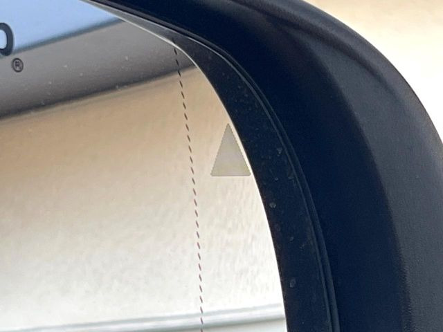 ���u���C���h�A�V�X�g�Z���T�[:���p����̎Ԃ����m���A�h���C�o�[���Ԑ��ύX���s���ۂɁA�x�����Ƌ��ɒ��ӂ𑣂��Ă������S�x���@�\�ł�!