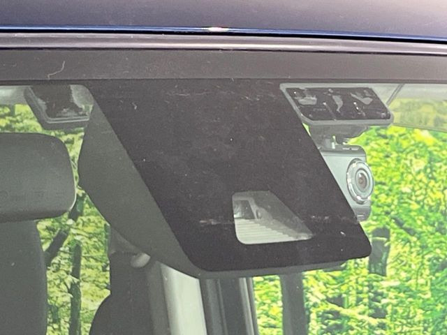 �y�X�}�[�g�A�V�X�g�z���s���ɑO���̎ԗ�����F�����A�Փ˂������Ȏ��͌x��ƃu���[�L�ŏՓˉ���Ɣ�Q�y�����A�V�X�g�B�����S�Ƀh���C�u�����y���݂��������܂��B