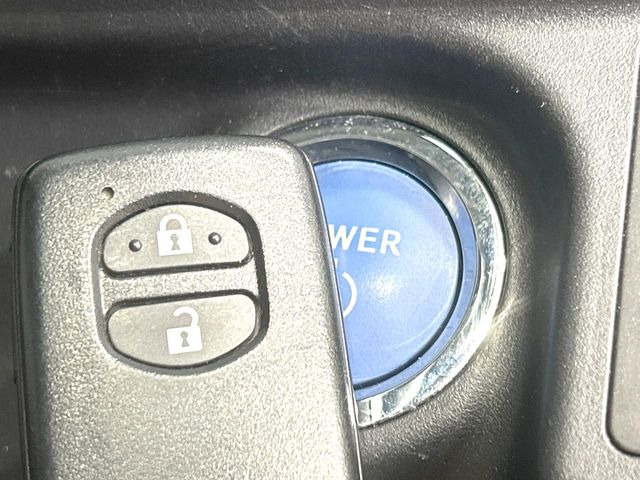 �y�X�}�[�g�L�[�z�J�o����|�P�b�g�ɓ��ꂽ�܂܂ł��h�A�̎{���E�������\�ȃX�}�[�g�L�[�𑕔��B�G���W���̃I���E�I�t�����J�M�����o���K�v����������Ƃ��Ă��֗��ł���